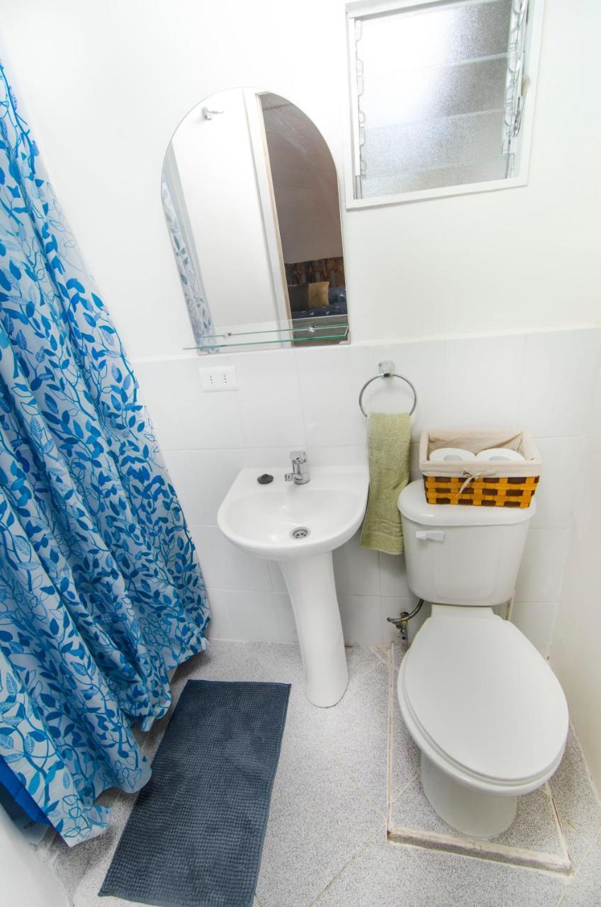 Hostal Mi Paz 발파라이소 외부 사진